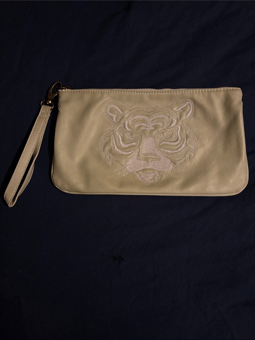 Vintage Urban Outfitters Deena & Ozzy Tiger Wristlet Clutch in Light Grayish